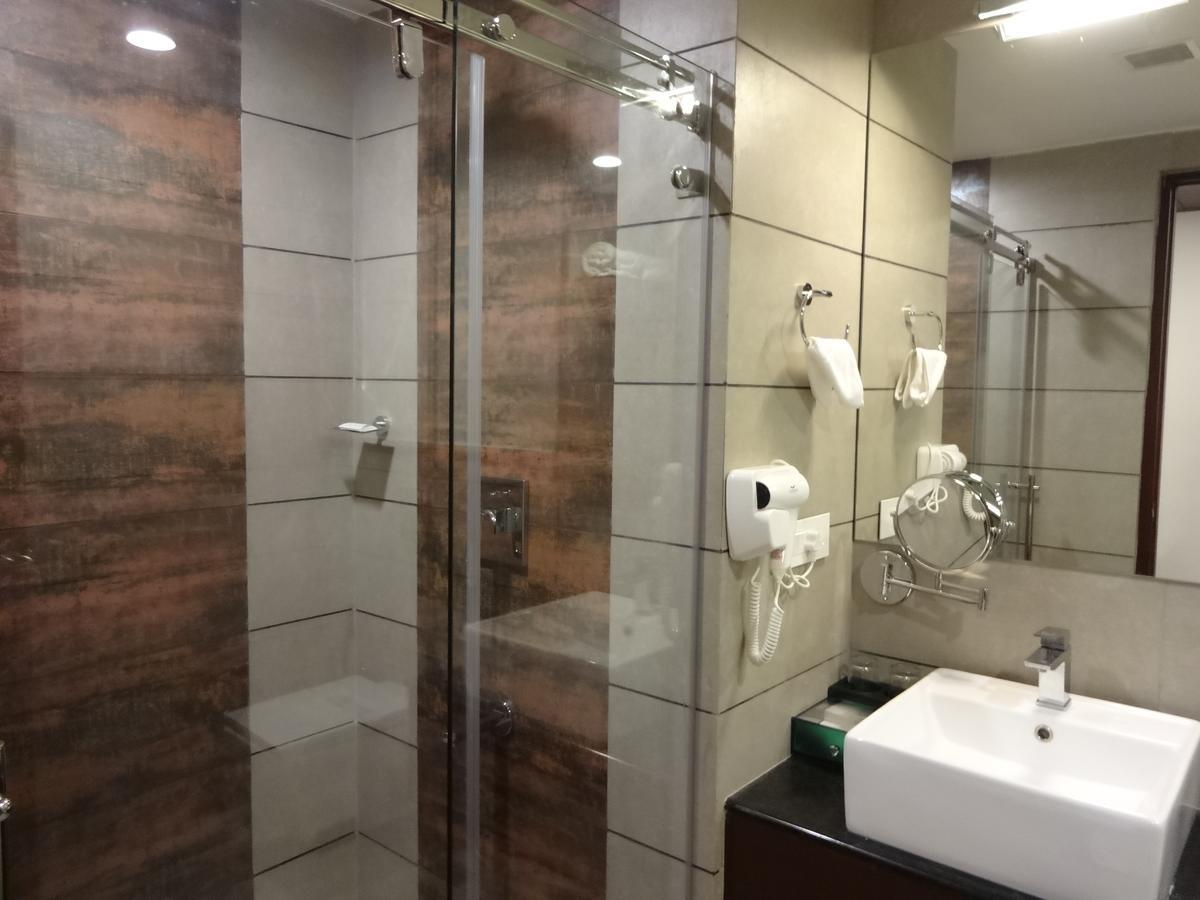 Woodies Bleisure Hotel Кожикод Екстериор снимка